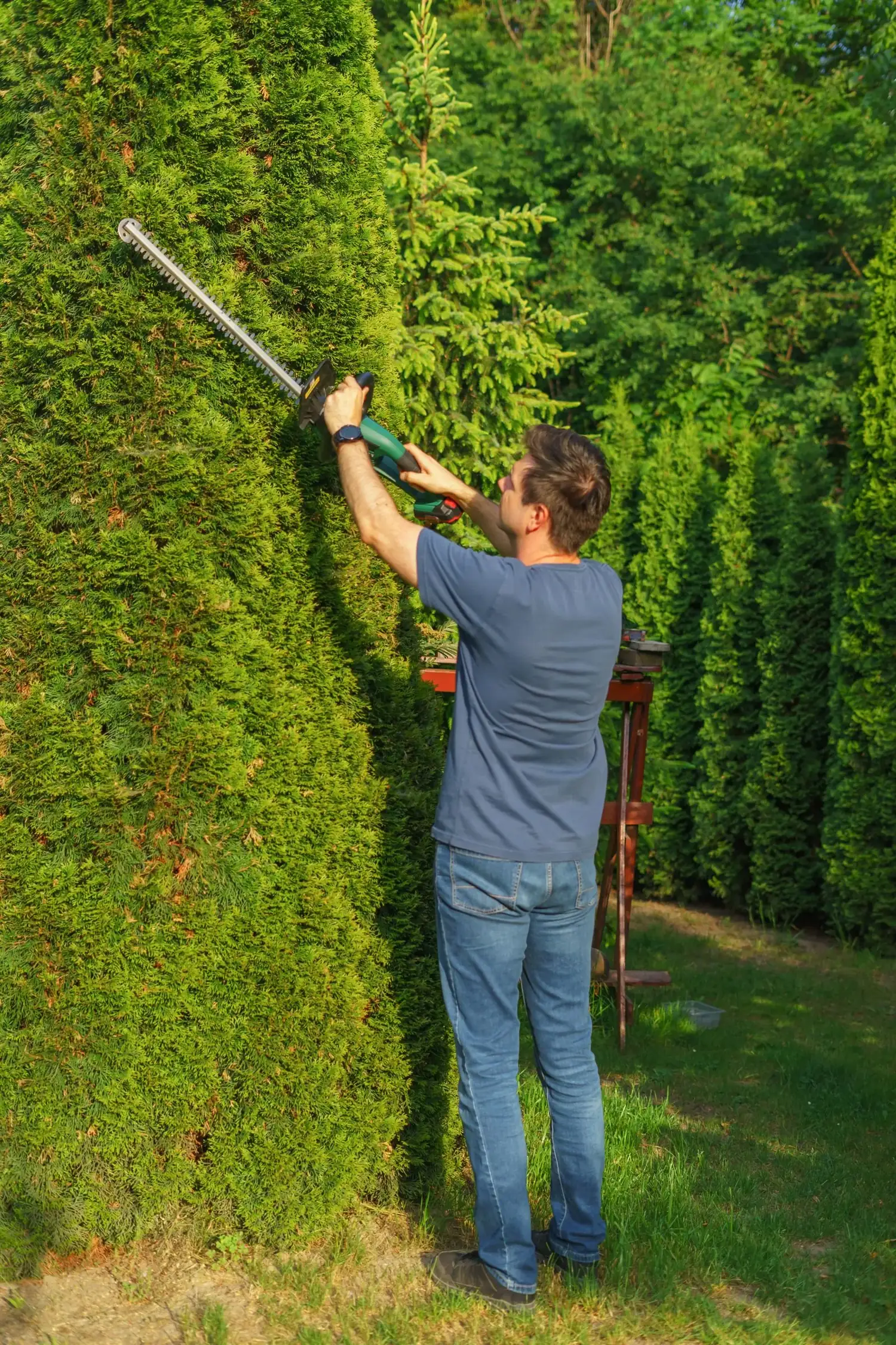Michaël Boll, Mika Nature, avec son matériel de jardinage